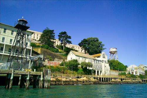 Demolish Boathouse Addition to Interpret Historic Resource - Alcatraz Guardhouse/Sallyport