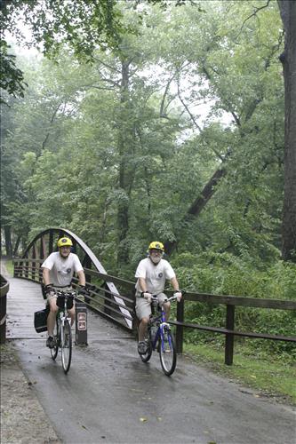 Trailblazer volunteers riding towpath