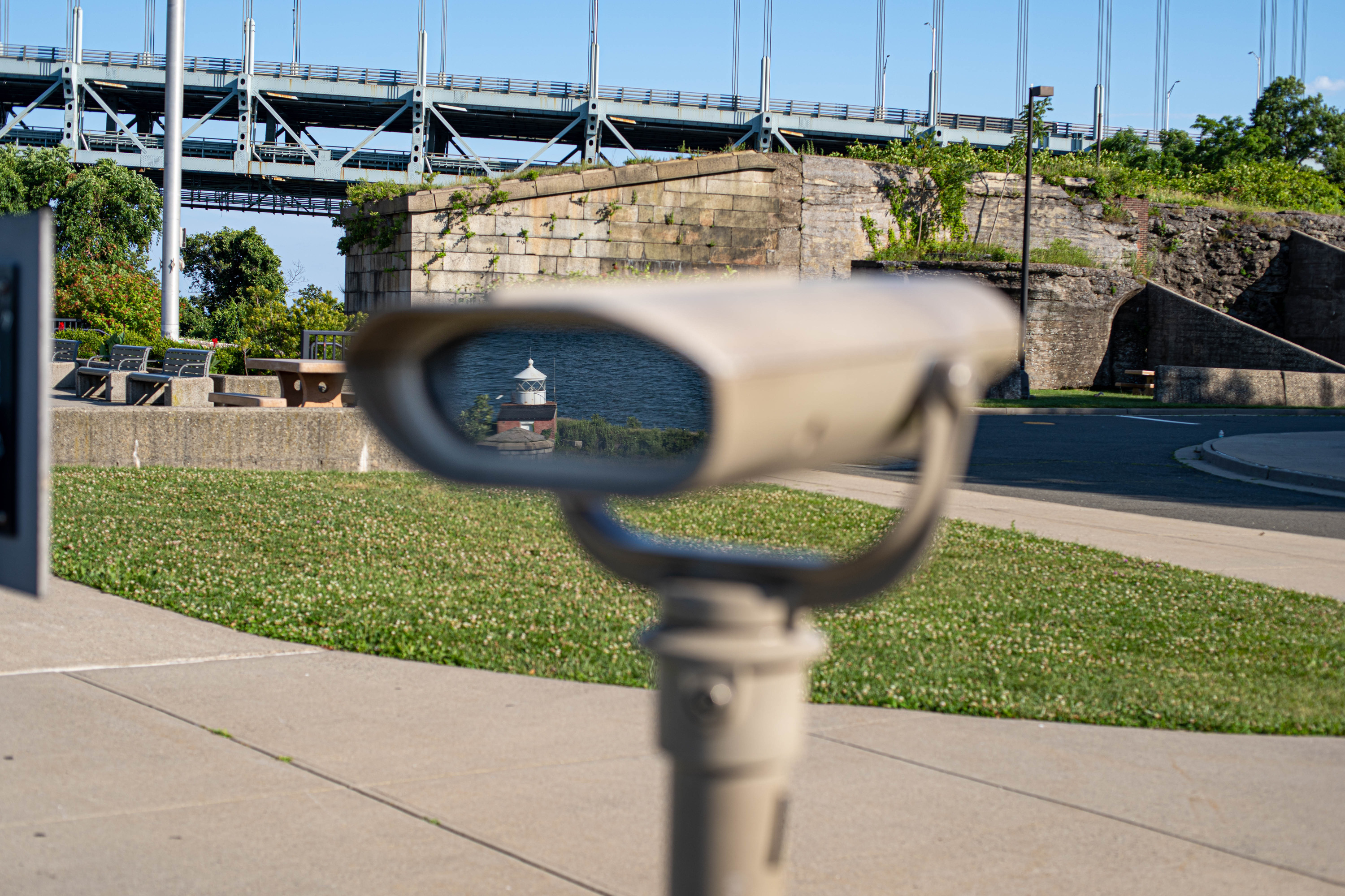 View Finder with Battery Weed light and Verrazzano Narrows Bridge