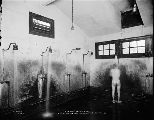 A0879-A0880--Scranton, PA--Bellevue Colliery--Miner's Wash House [1911.08]