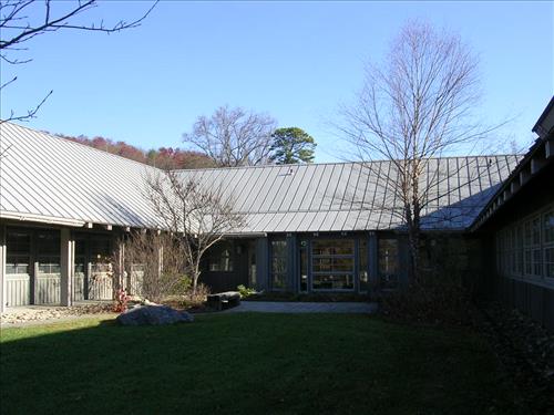 Headquarters building rear at Blue Ridge Parkway in November 2009