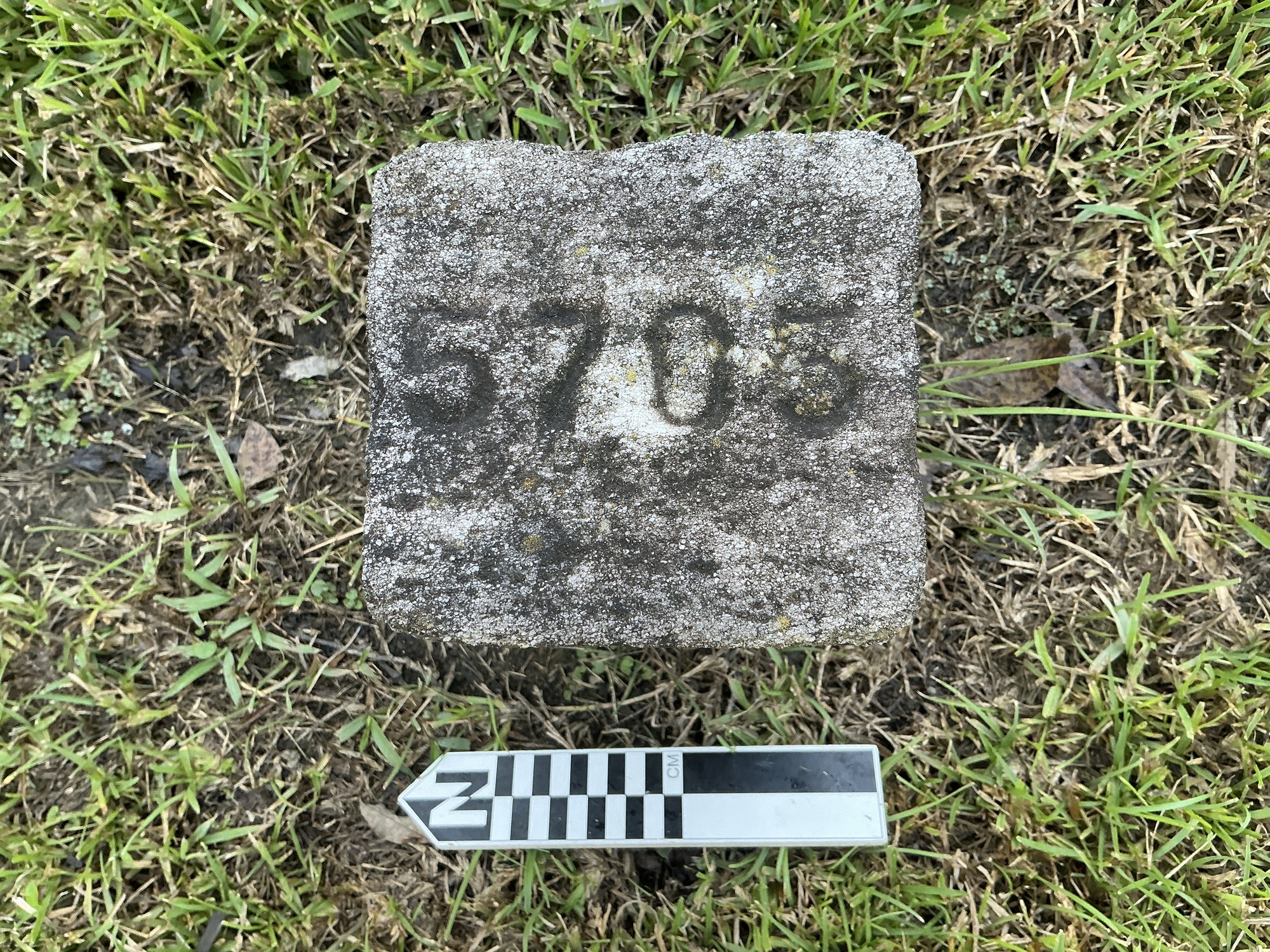 Extra image of flat marble marker