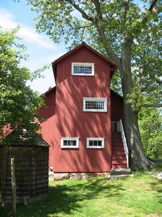 Exterior of Weir & Young studios at Weir Farm National Historical Park in June 2009