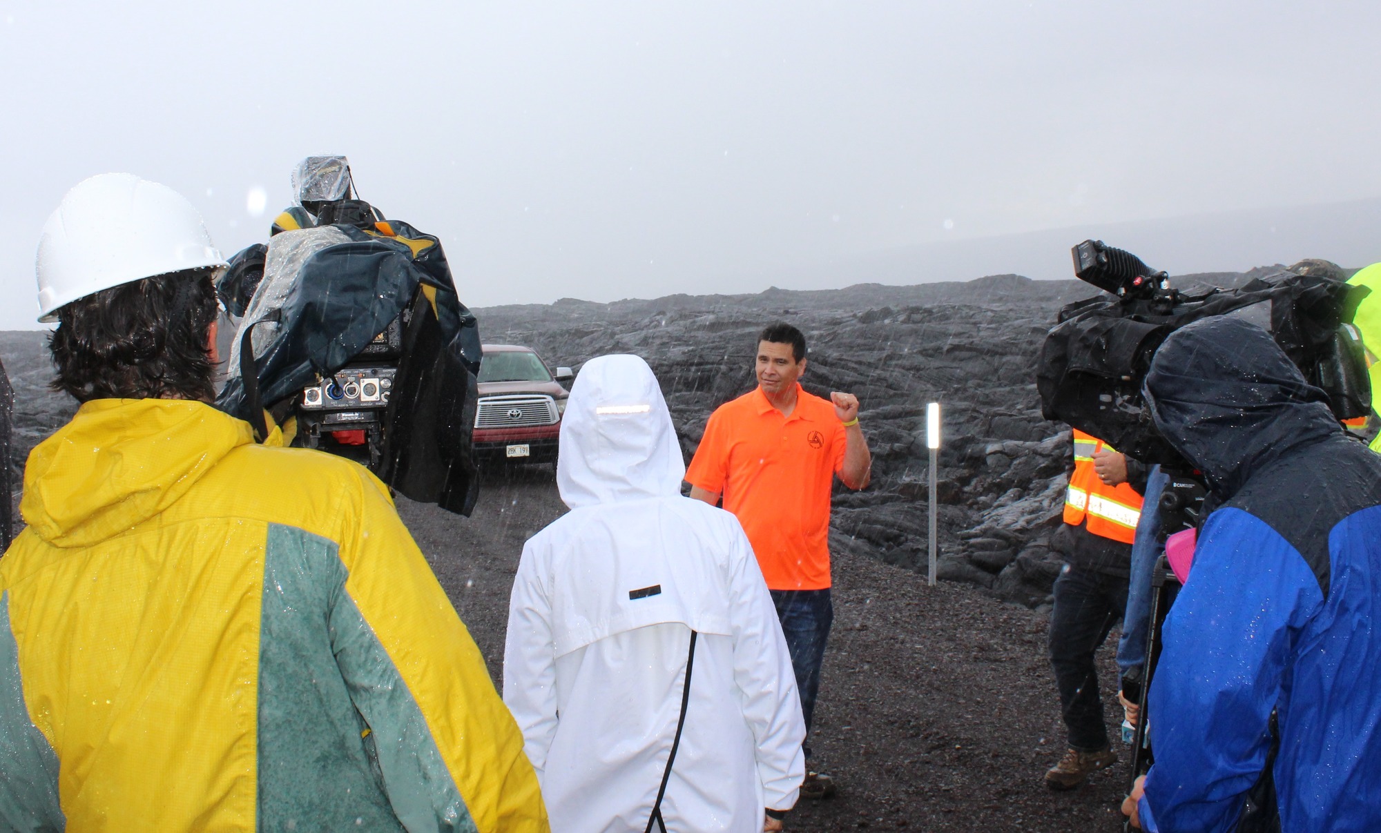 Hawai‘i Department of Transportation Deputy Director Ed Sniffen gives statement to press.