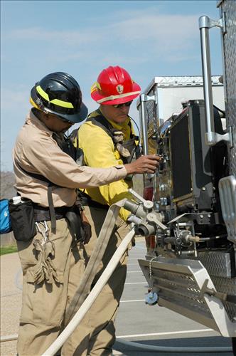 Prescribed fire activities near the Sandstone Visitor Center in New River Gorge National Park and Preserve in January 2007.