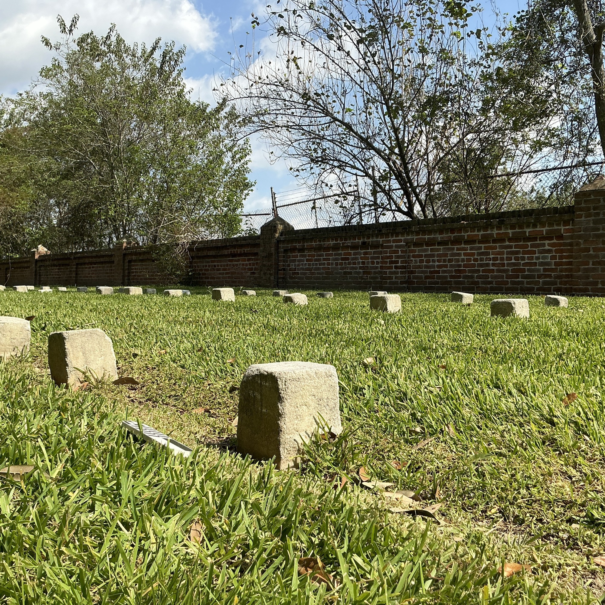 Extra image of flat marble marker
