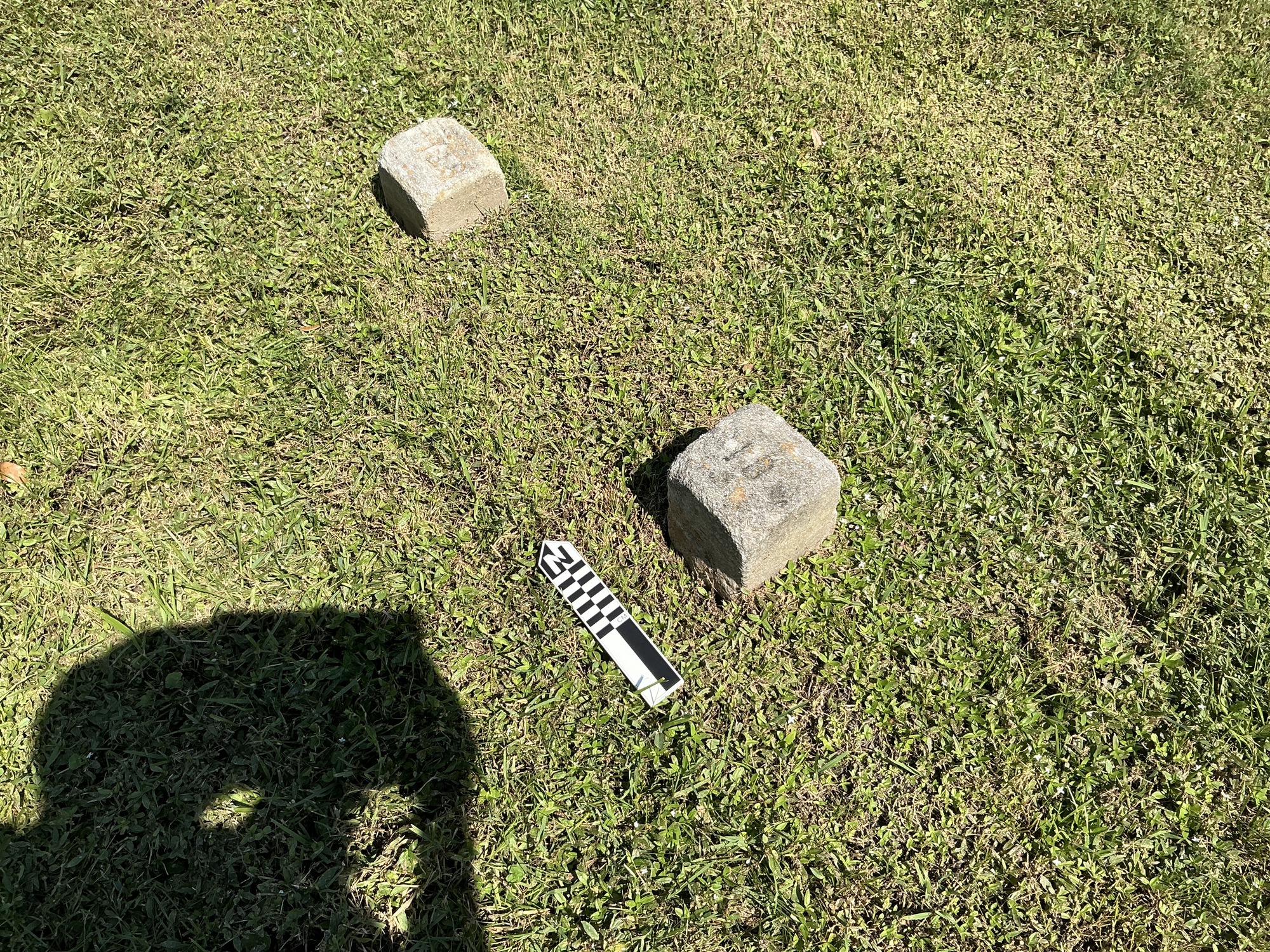 Extra image of flat marble marker