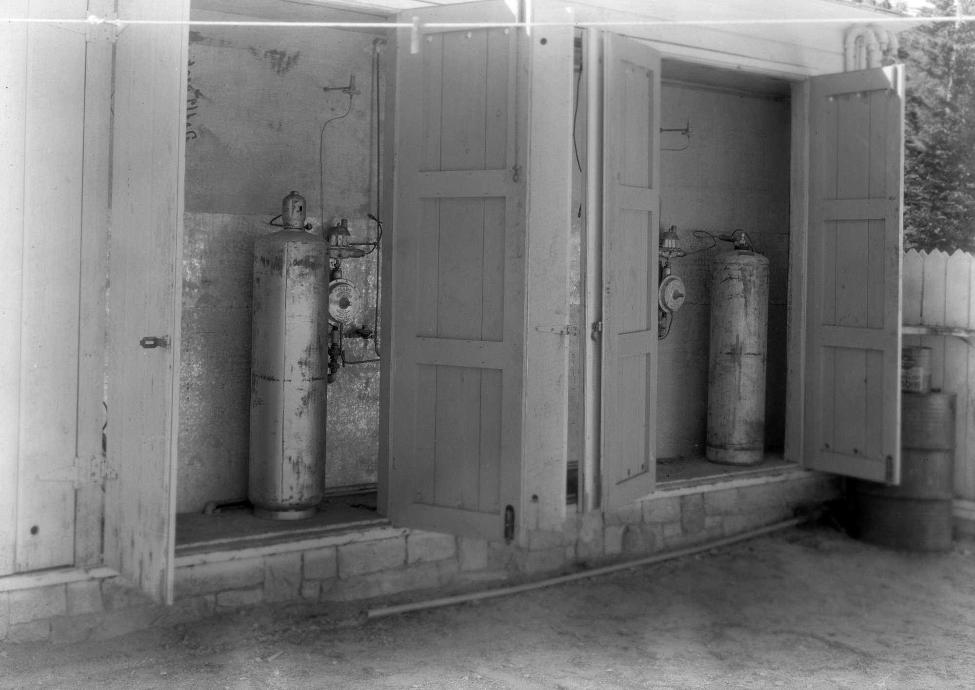 Chinquapin Flamo Tanks - View #1.