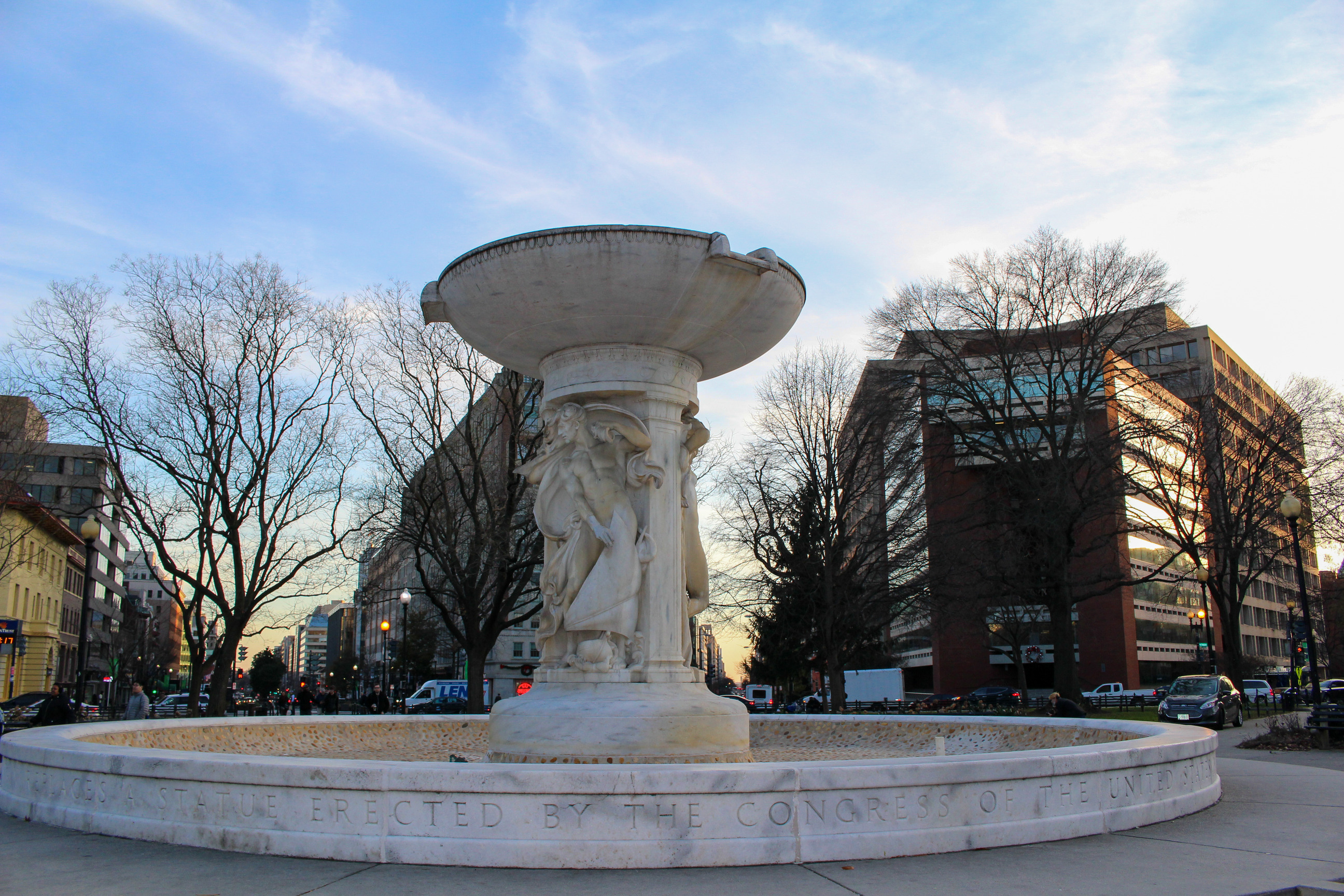 View of fountain with close up 
