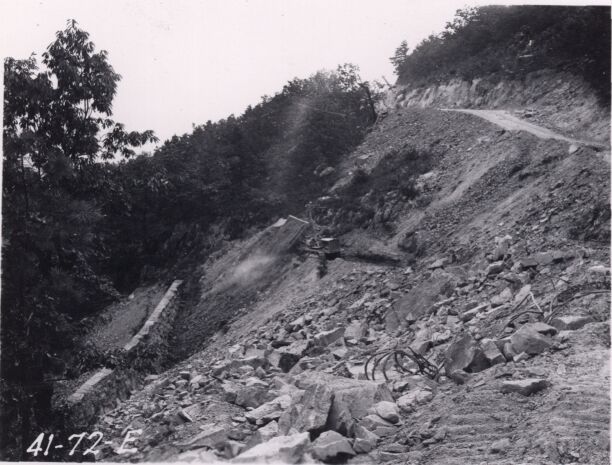 Laying fill behind wall at Station 620