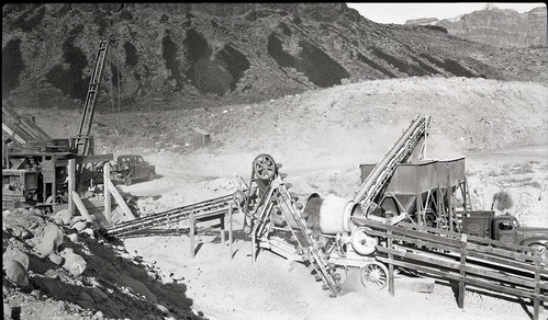 Gravel crushing operations at pit below Rockville.