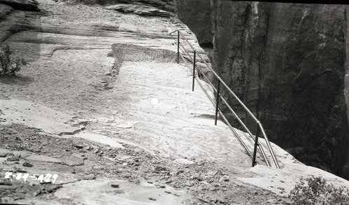 Guard rail, Canyon Overlook Trail, Great Arch Trail and Great Arch in Pine Creek Canyon.