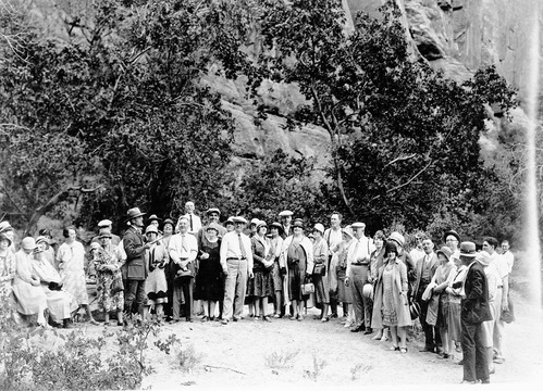 Park naturalist Angus M. Woodbury with visitors at the Temple of Sinawava.