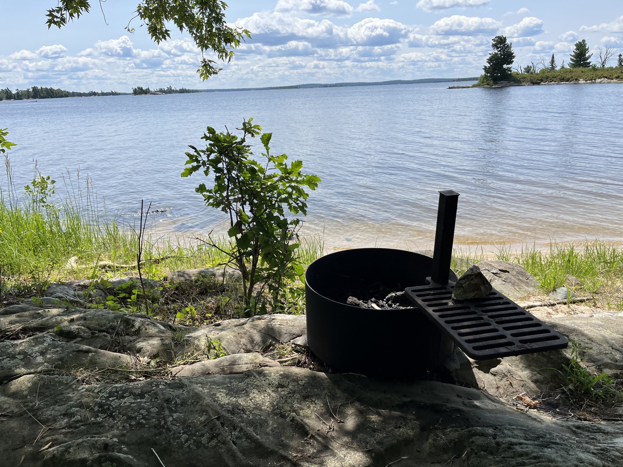 Houseboat Trygg Island View at Kabetogama Lake, Sand mooring; Camp Out
