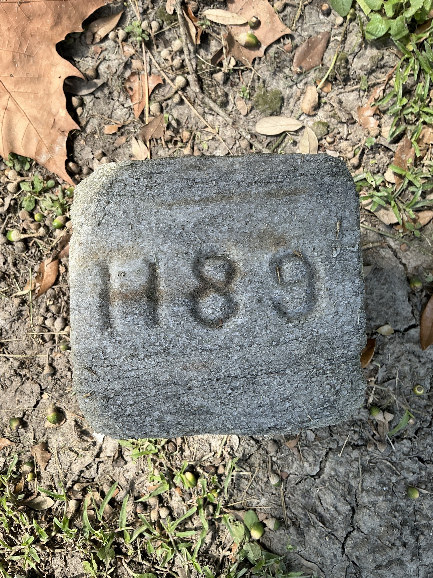 Top of flat marble marker