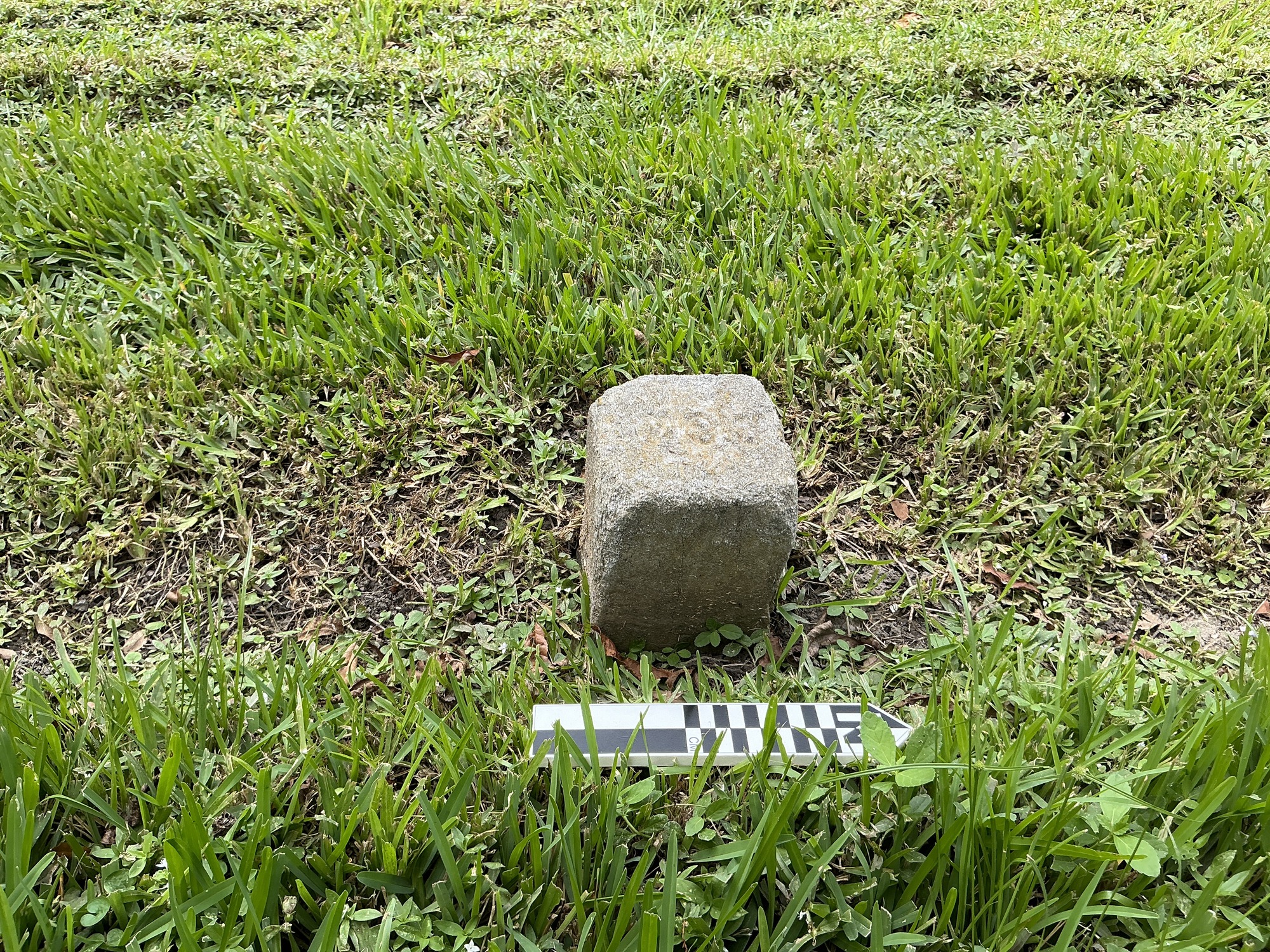 Extra image of flat marble marker