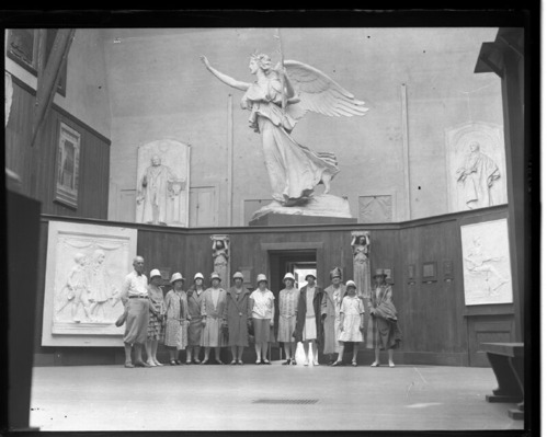 Leslie R. Jones - Studio of the Caraytids, interior