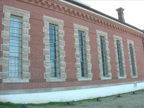 Repaint Metal Surfaces Project - Fort Smith National Historic Site 2012