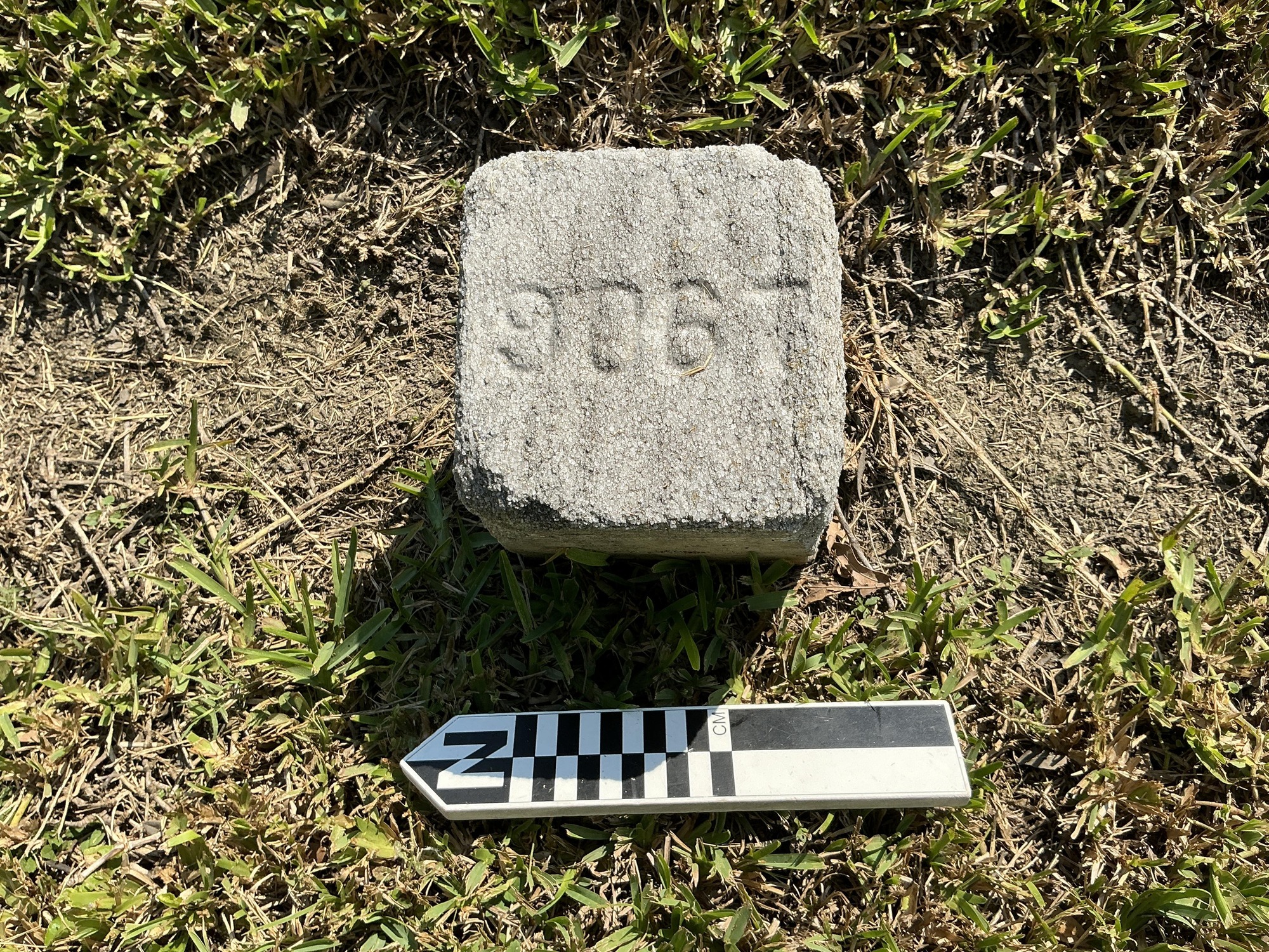 Extra image of flat marble marker