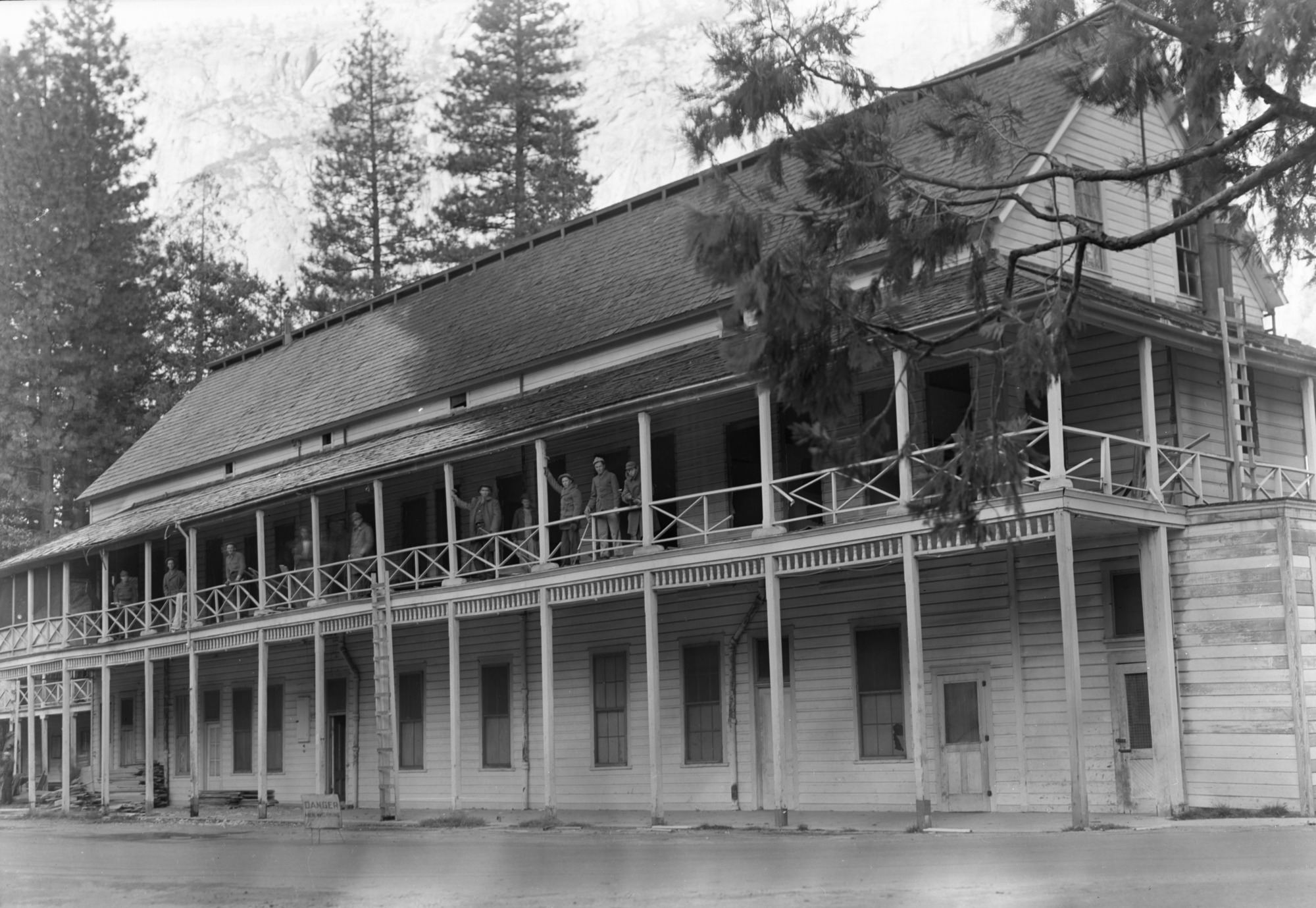 CCC taking down Sentinel Hotel.