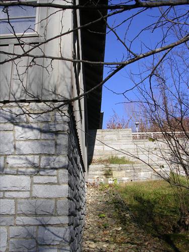 Headquarters building rear at Blue Ridge Parkway in November 2009