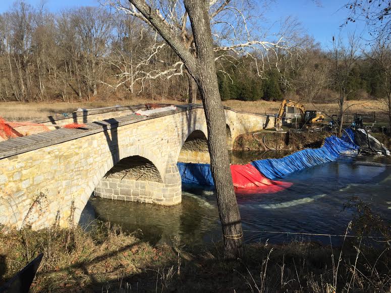 Burnside Bridge with a portadamn erected around one of two piers