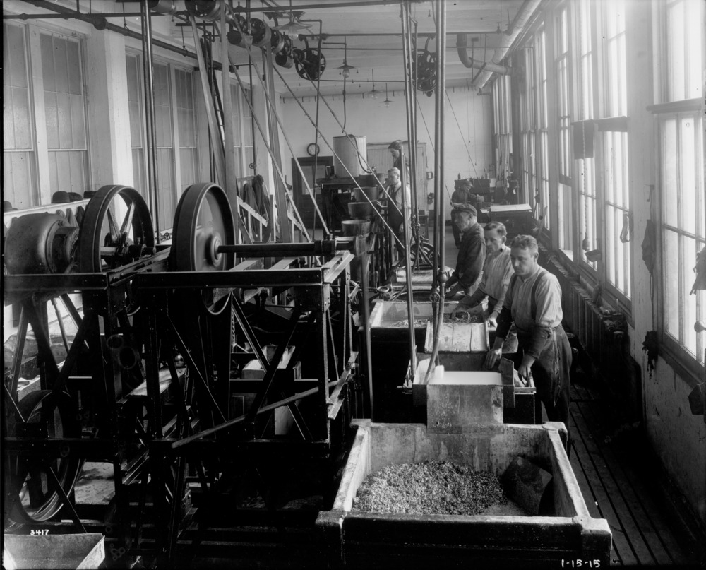 Storage battery factory nickel washing machine.