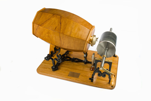 Replica of Scott's 1859 cylinder phonautograph (photo 1 of 7)