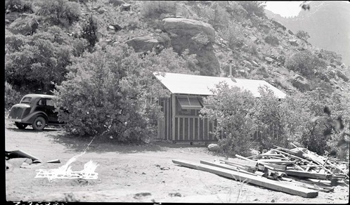 Temporary employees' cabin (Building 21), Oak Creek.