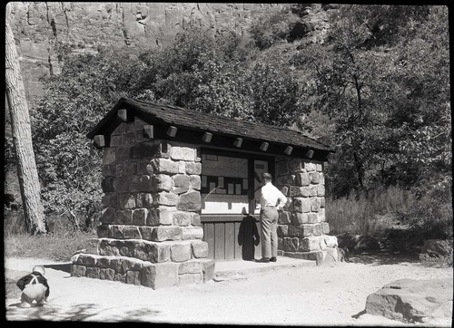 Wayside exhibit shelter, Temple of Sinawava.