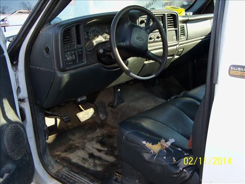 2001 Chevy truck 4x2 at Harpers Ferry NHP in February 2014