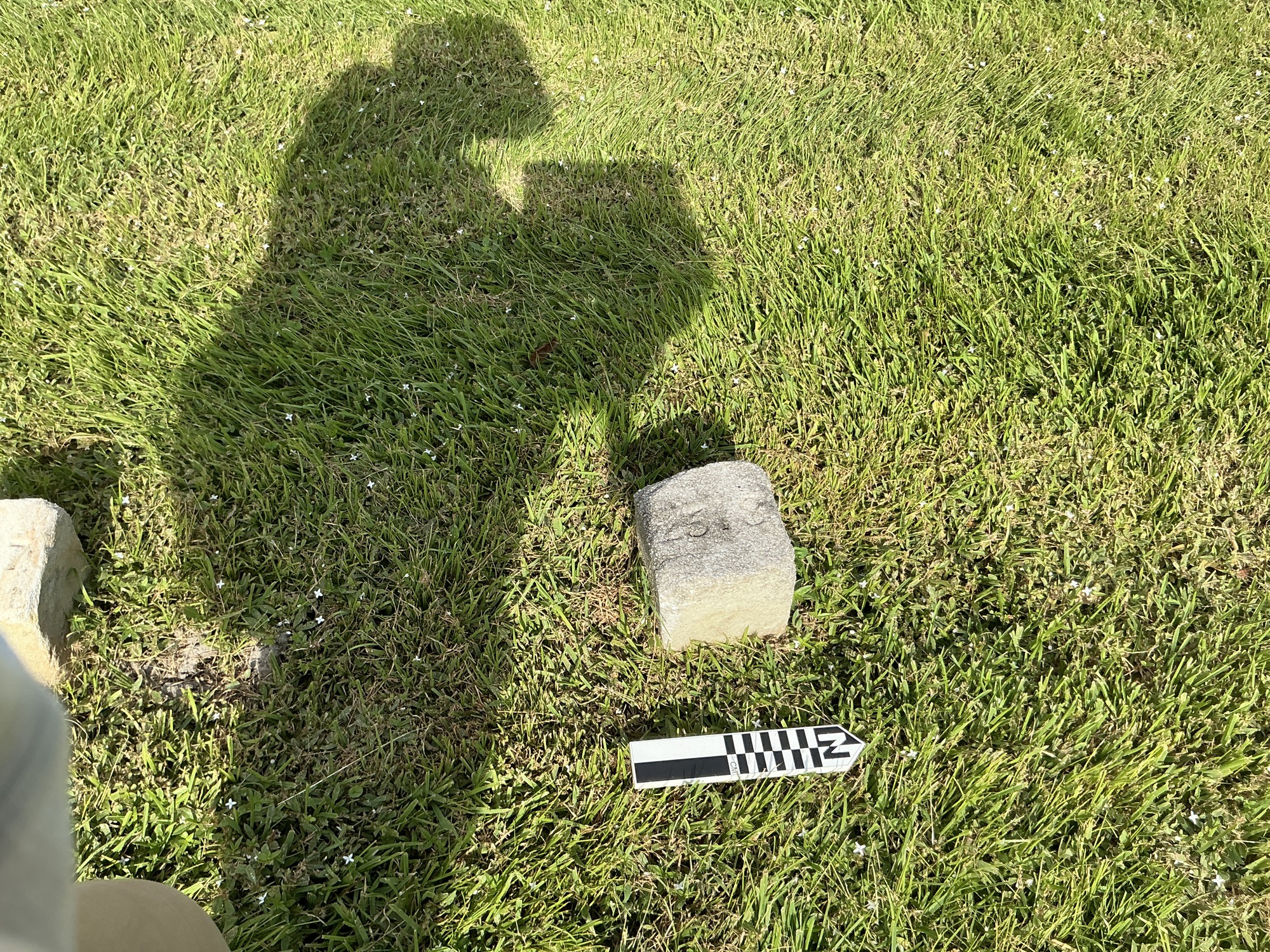 Extra image of flat marble marker