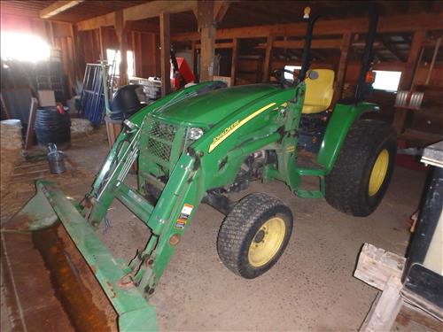 Photos of John Deere 4120 for equipment replacement purposes.
