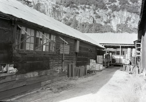Front and rear of Y. P. C. Co. buildings Yosemite Lodge, Store, Warehouses. See Seps. in RL 979.447 Y-16C #31