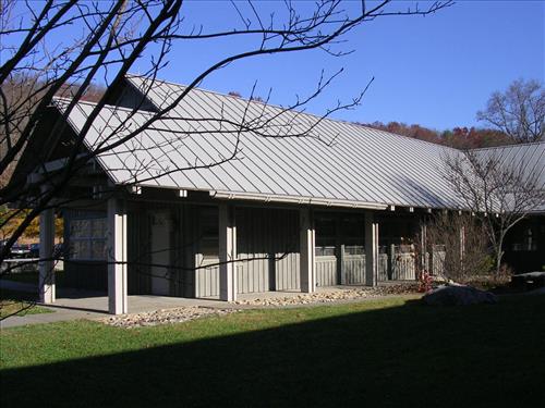 Headquarters building rear at Blue Ridge Parkway in November 2009
