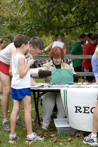 Fall Fun Run registration volunteer