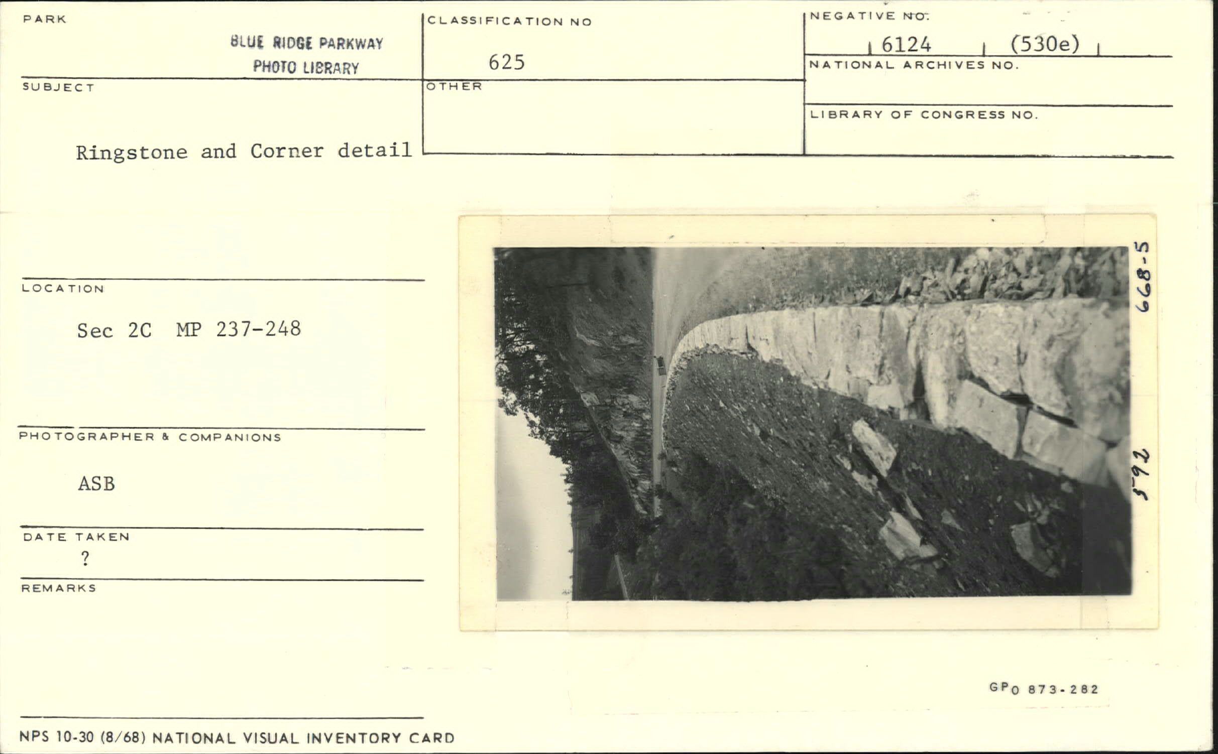 Ringstone and corner detail