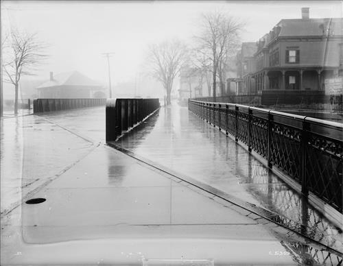 [C5309-C5311] Newark, NJ--Overhead crossing of the Montclair Branch by Roseville Avenue Station