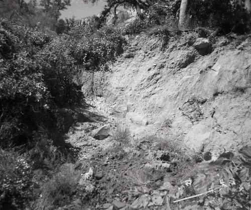BW photo of a rock slide at the gateway to the narrows.