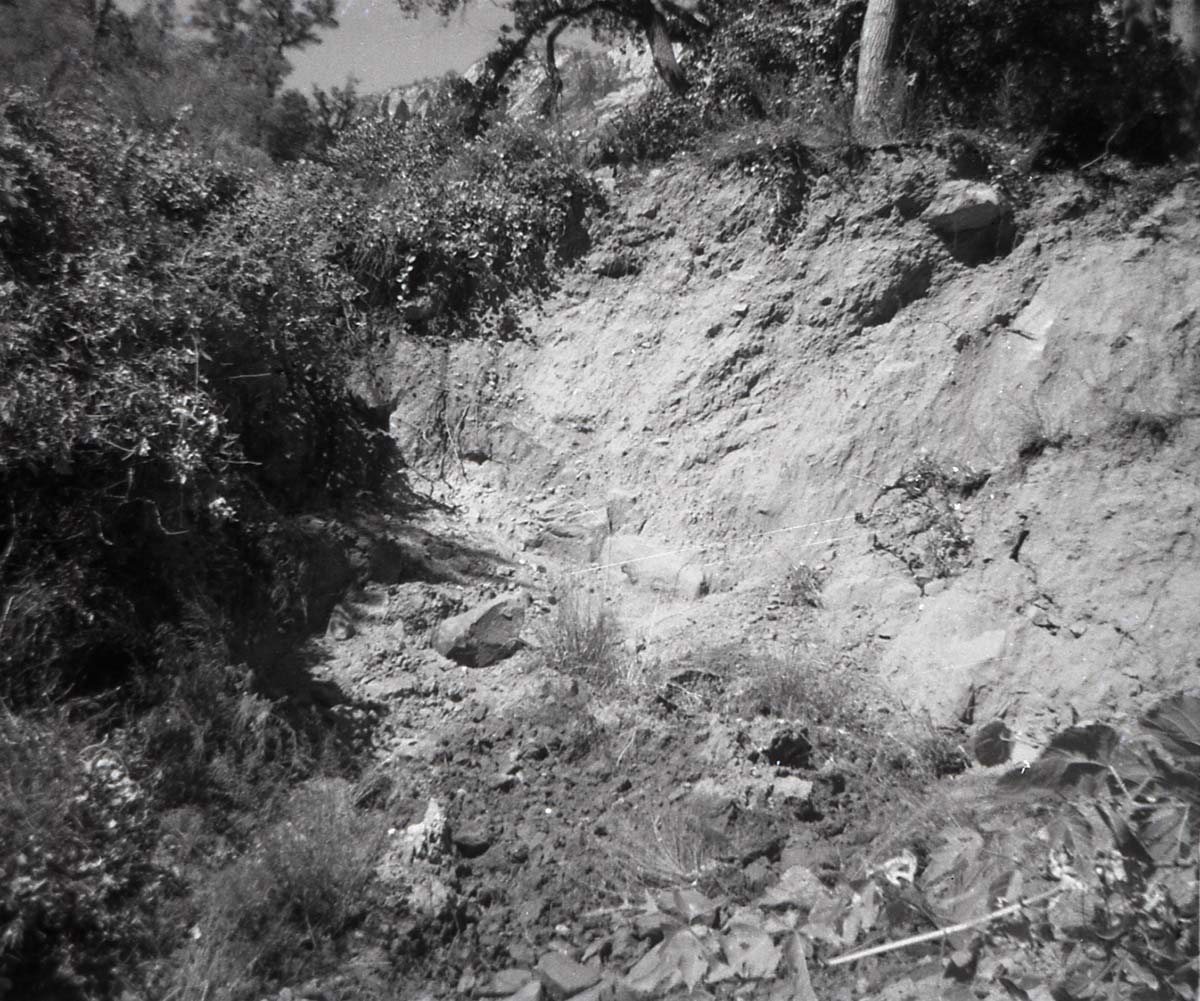 BW photo of a rock slide at the gateway to the narrows.