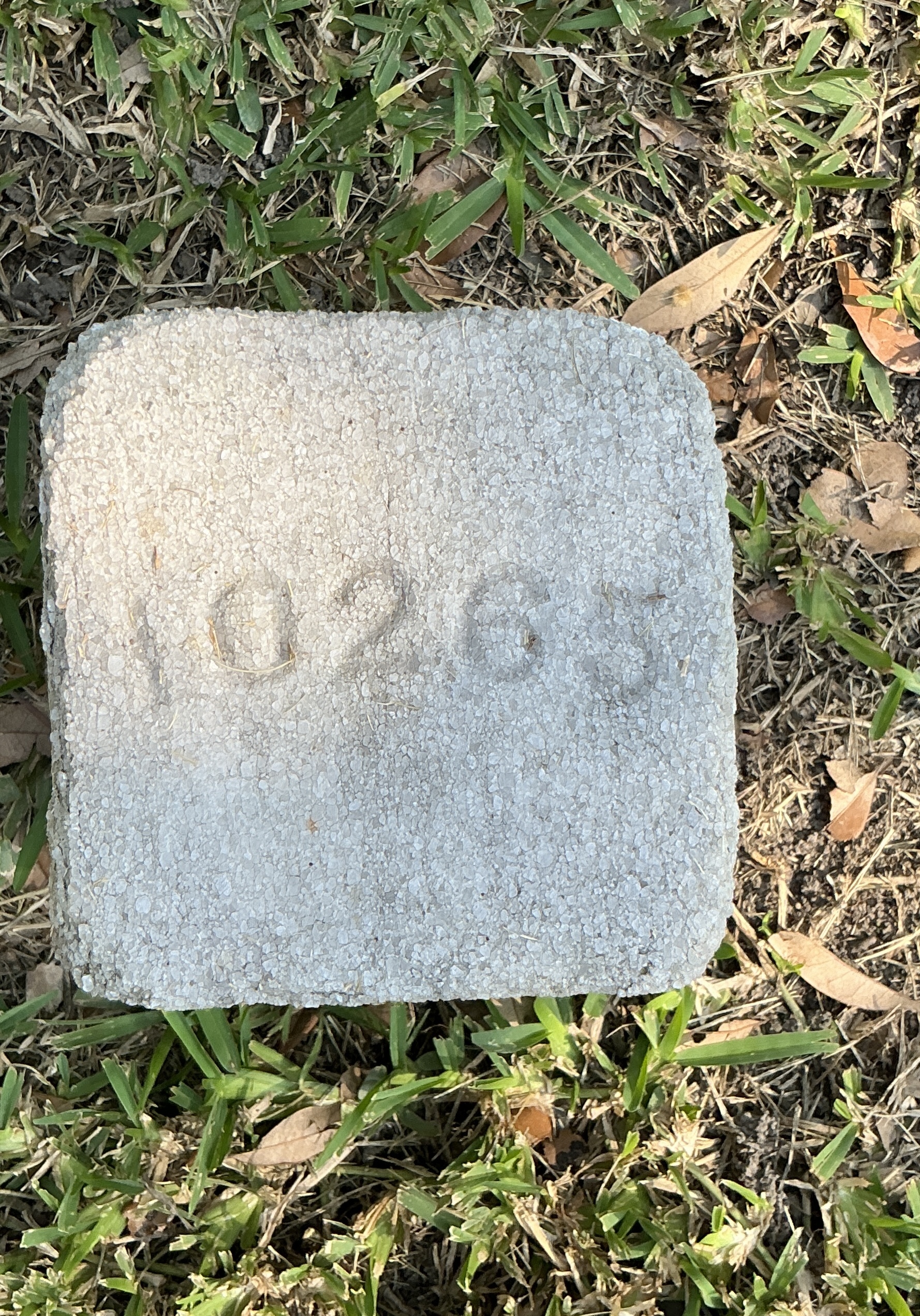 Top of flat marble marker