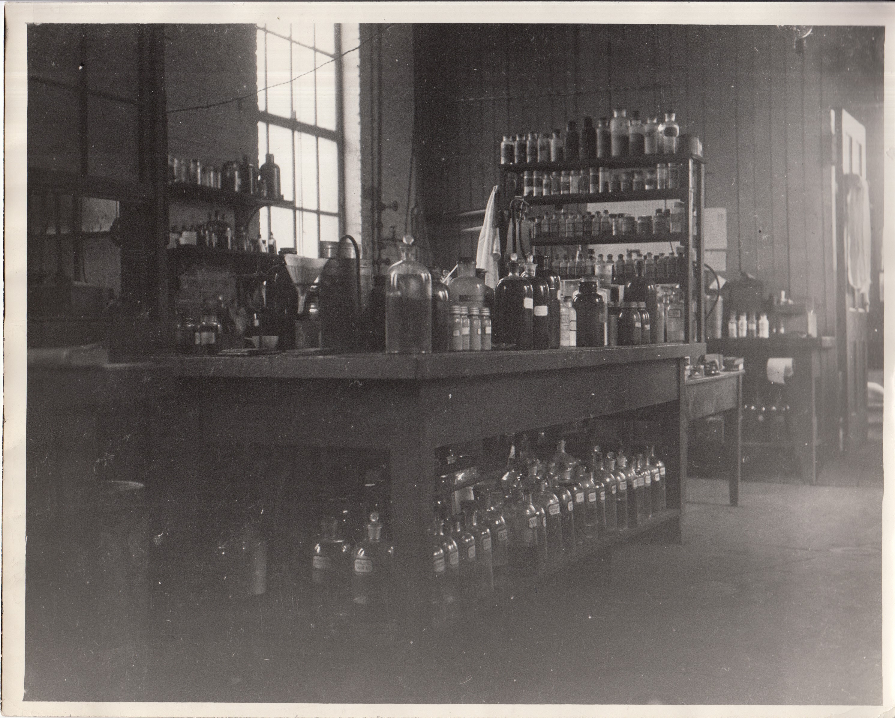 Thomas Edison's work bench in the Chemistry Lab at the time of his service in the Naval Consulting Board.