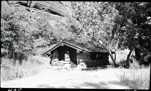 Comfort station construction, Temple of Sinawava, Building 127.