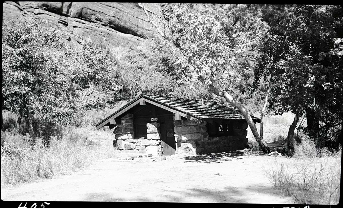 Comfort station construction, Temple of Sinawava, Building 127.