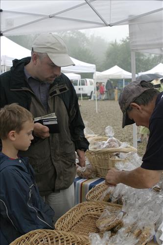 Countryside Farmers' Market vendors 3