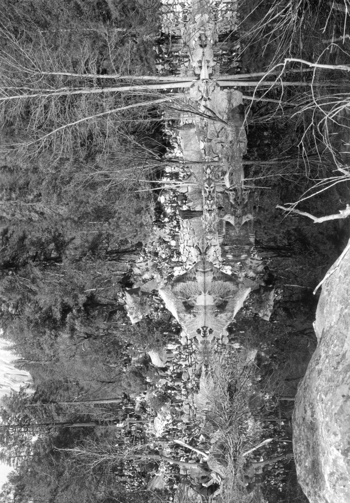 Crowd at Easter sunrise service at Mirror Lake.