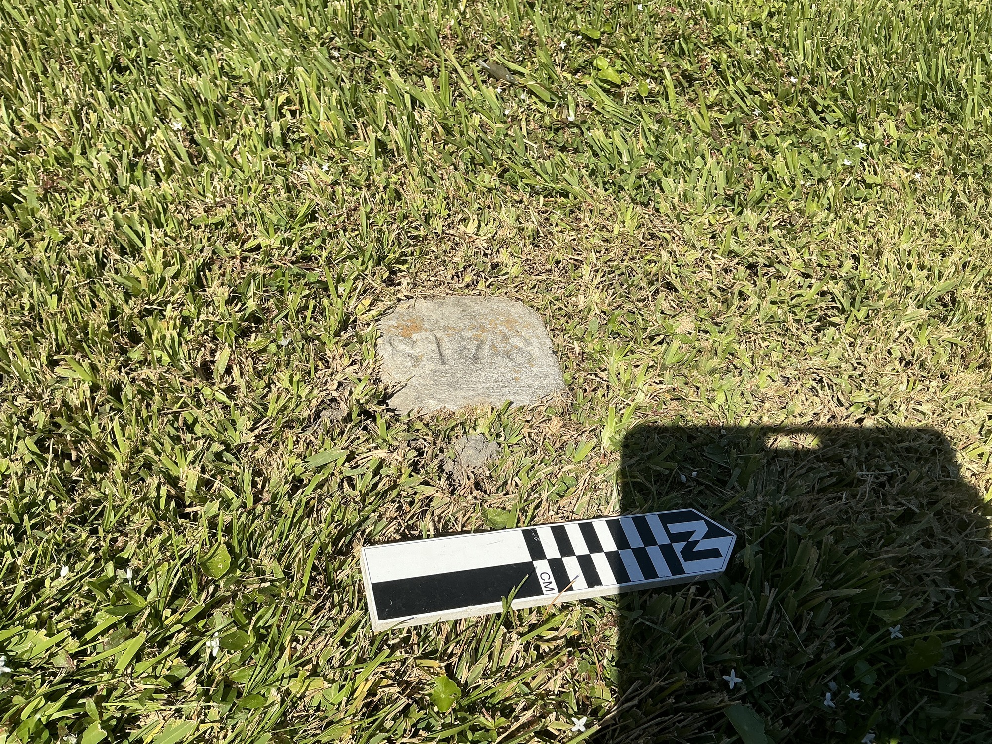 Extra image of flat marble marker