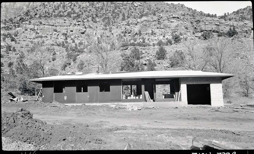 Construction, residence Building 6, Oak Creek.