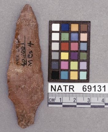 NATR   69131 -- Ledbetter Cluster projectile point