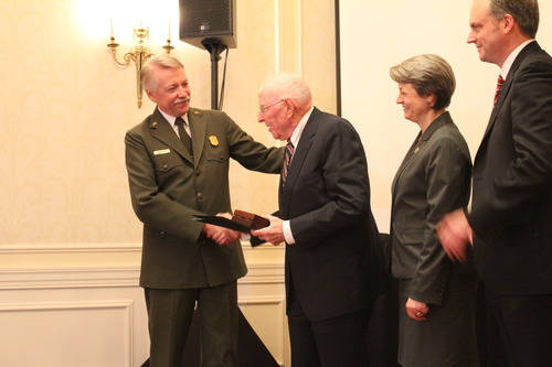 YOUNT_HARTZOG_2011 Albert_Larmann_0998